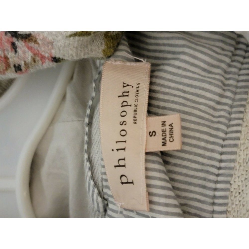 Philosophy Gray Floral Print Snap Button Soft Shel - Picture 3 of 12